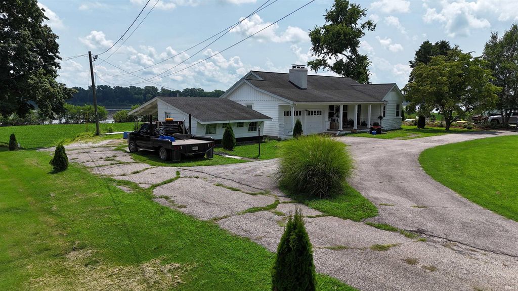 Photo of 1425 Main Street, Grandview, IN 47615 (MLS # 202544440)