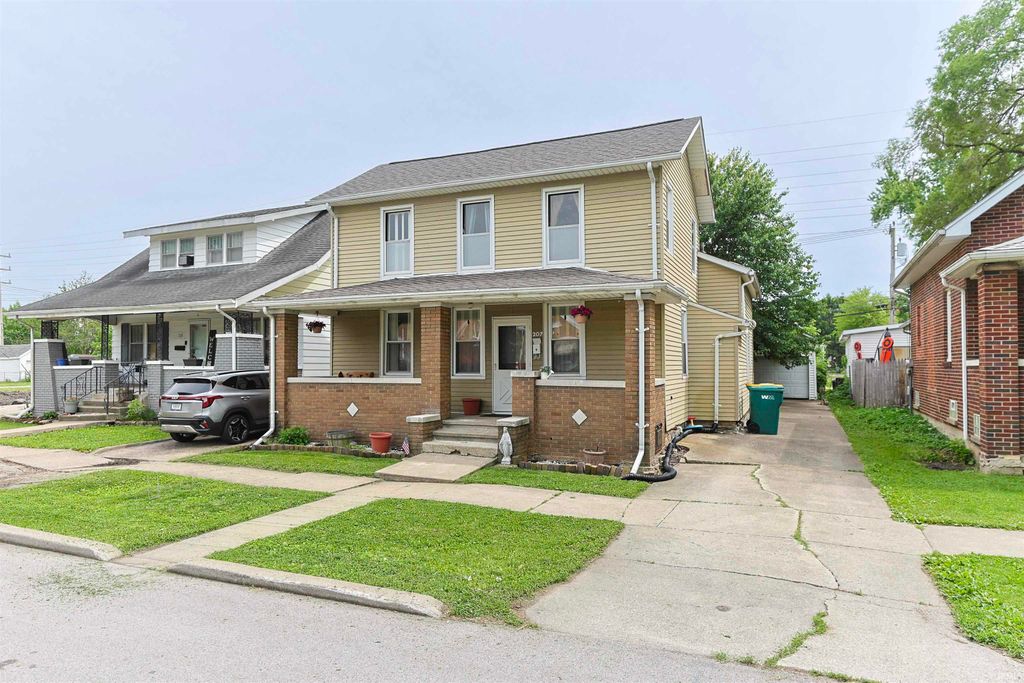 Photo of 207 W 12th Street, Mishawaka, IN 46544 (MLS # 202620337)