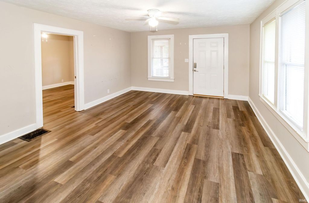 Photo of 1159 Sweetser Avenue, Evansville, IN 47714 (MLS # 202541879)