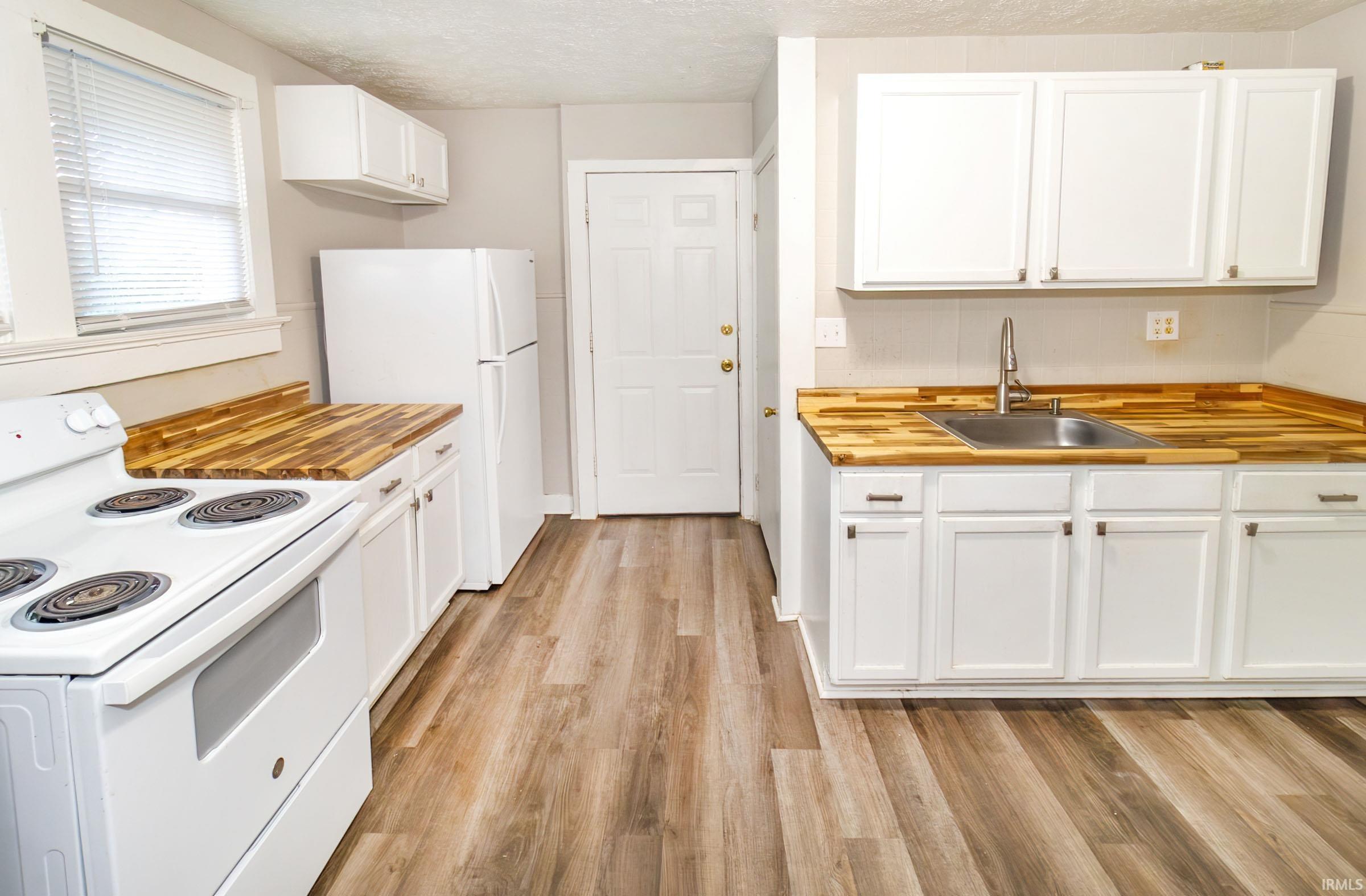 Evansville, Indiana 47714, United States, 2 Bedrooms Bedrooms, ,1 BathroomBathrooms,Residential,Active,227807