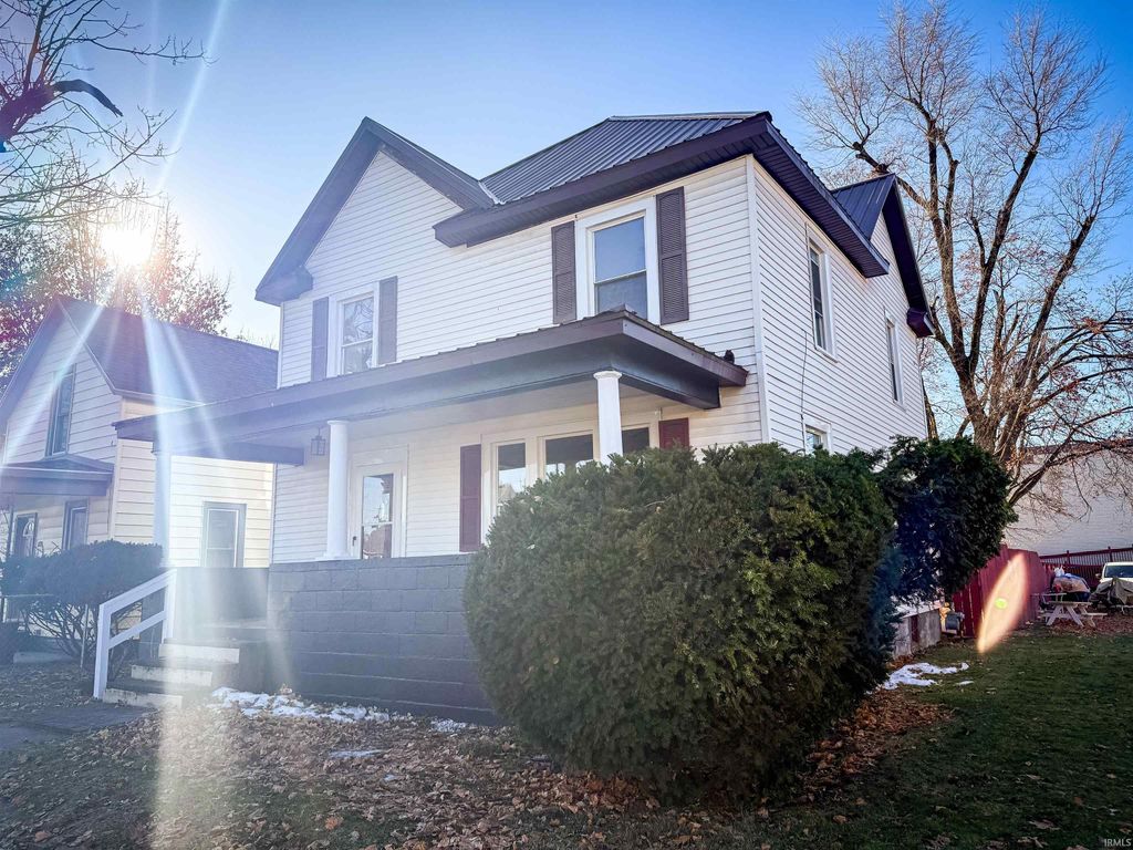 Photo of 807 Thomas Street, Elkhart, IN 46516 (MLS # 202549474)