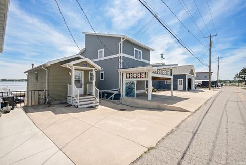 Tiny photo for 2509 Barrett Road, Rochester, IN 46975 (MLS # 202622192)