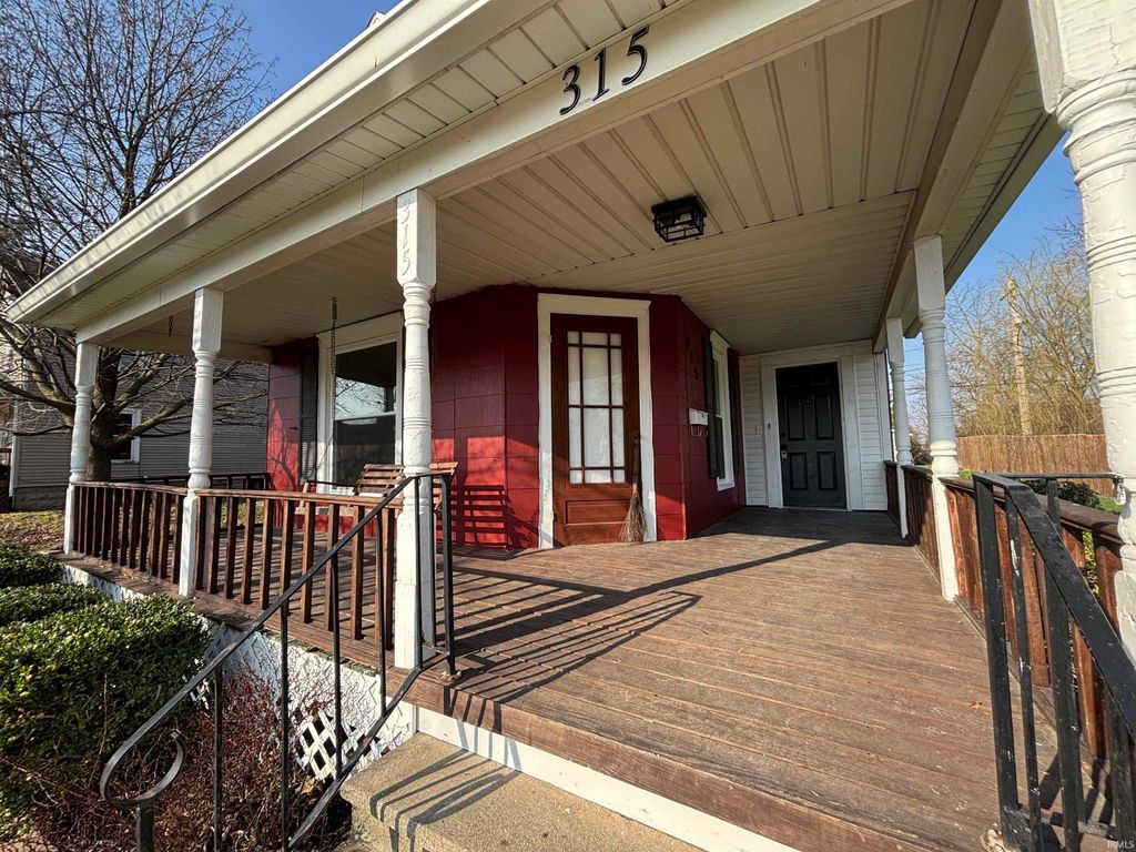 Photo of 315 S Indiana Avenue, Auburn, IN 46706 (MLS # 202610173)