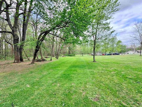 Tiny photo for 2104 N Hoosier Hills, Linton, IN 47441 (MLS # 202612766)