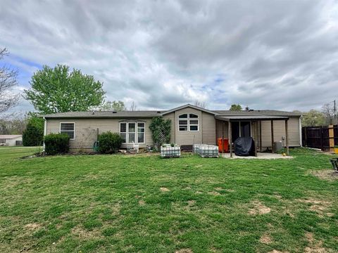 Tiny photo for 2104 N Hoosier Hills, Linton, IN 47441 (MLS # 202612766)