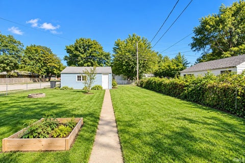 Tiny photo for 2000 Vinton Street, Lafayette, IN 47904 (MLS # 202641494)