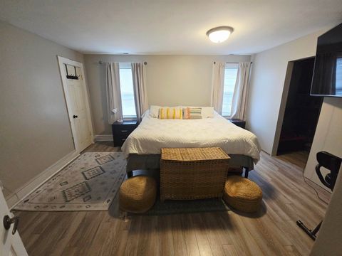 Tiny photo for 3124 Broadway, Fort Wayne, IN 46807 (MLS # 202612495)