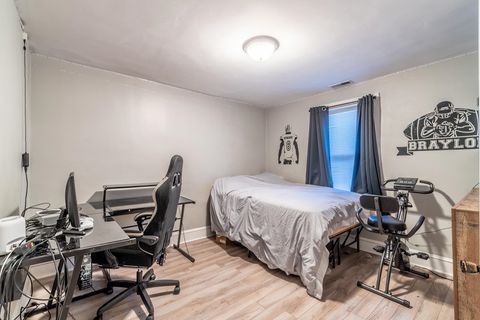 Tiny photo for 3124 Broadway, Fort Wayne, IN 46807 (MLS # 202612495)