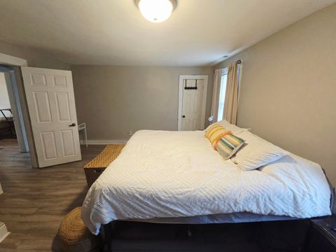 Tiny photo for 3124 Broadway, Fort Wayne, IN 46807 (MLS # 202612495)