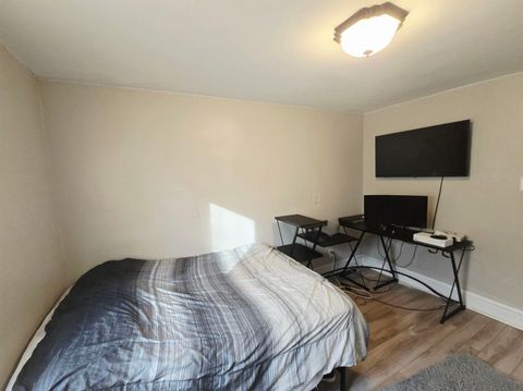 Tiny photo for 3124 Broadway, Fort Wayne, IN 46807 (MLS # 202612495)