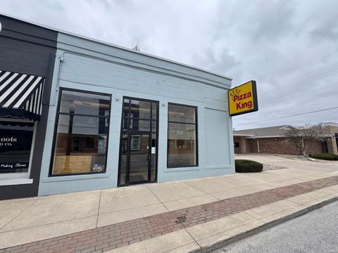 Tiny photo for 109 N Jefferson Street, Converse, IN 46919 (MLS # 202611923)