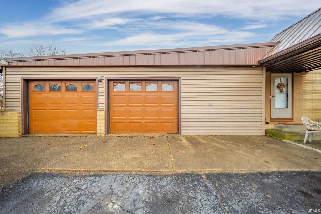 Photo of 2136 N West Raintree Drive, New Castle, IN 47362 (MLS # 202607324)