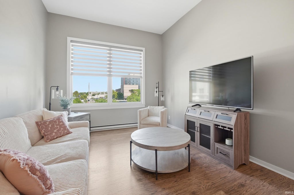 Photo of 113 W Wayne Street #310, Fort Wayne, IN 46802 (MLS # 202632601)