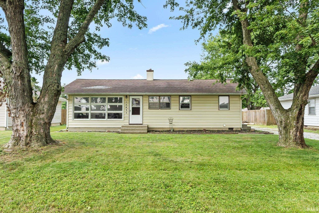 Photo of 15435 Oak Street, Huntertown, IN 46748 (MLS # 202631021)