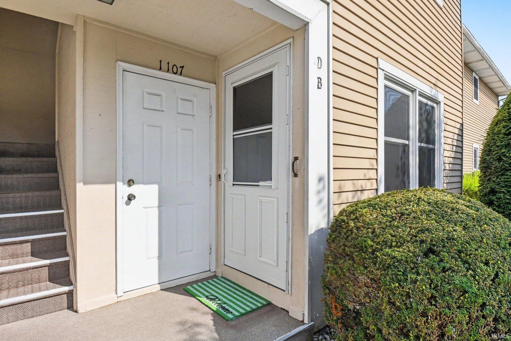Photo of 1107 B Court Lane, Goshen, IN 46526 (MLS # 202630774)