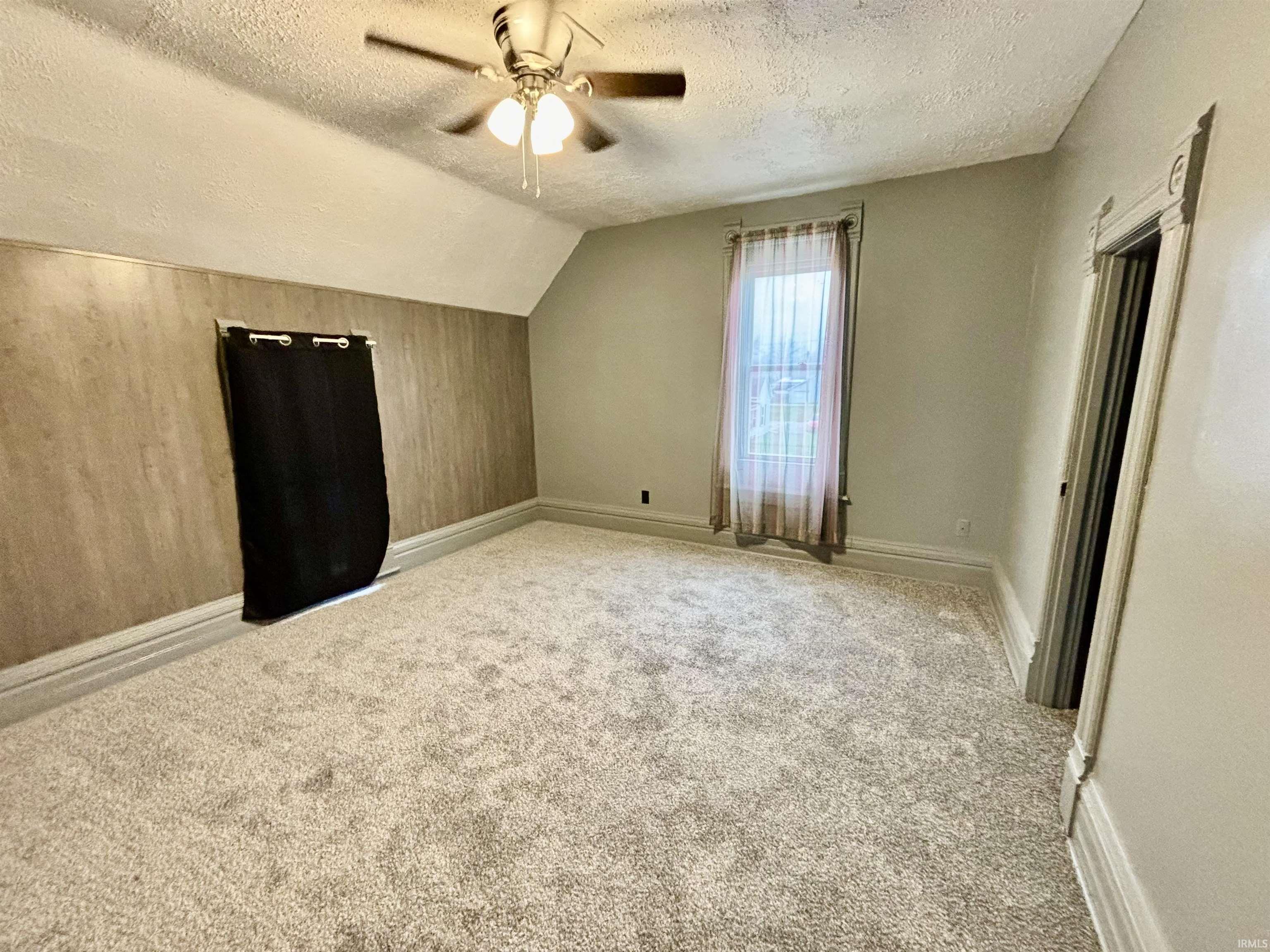 Goshen, Indiana 46528, United States, 2 Bedrooms Bedrooms, ,2 BathroomsBathrooms,Residential,Pending,32331