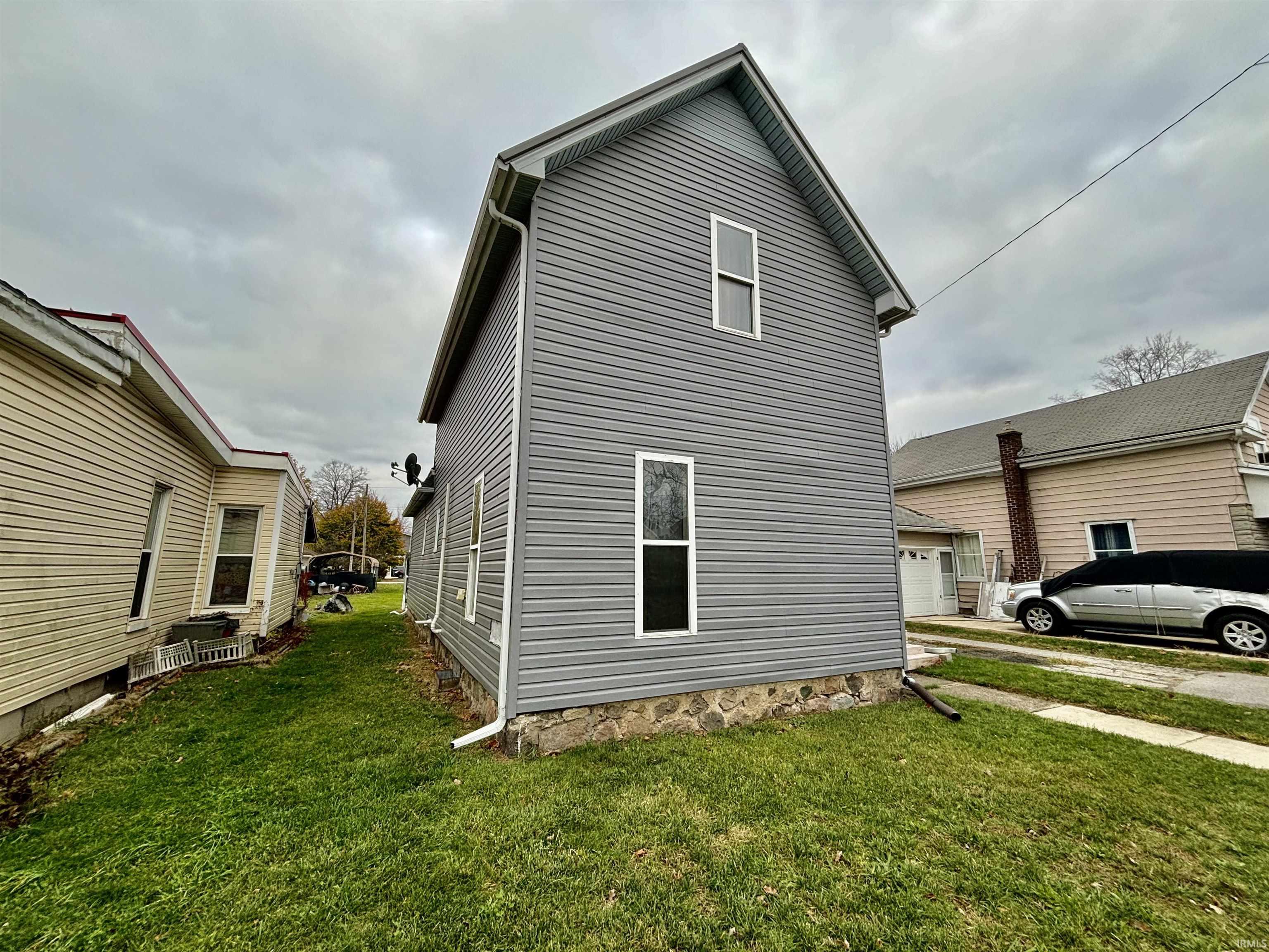 Goshen, Indiana 46528, United States, 2 Bedrooms Bedrooms, ,2 BathroomsBathrooms,Residential,Pending,32331