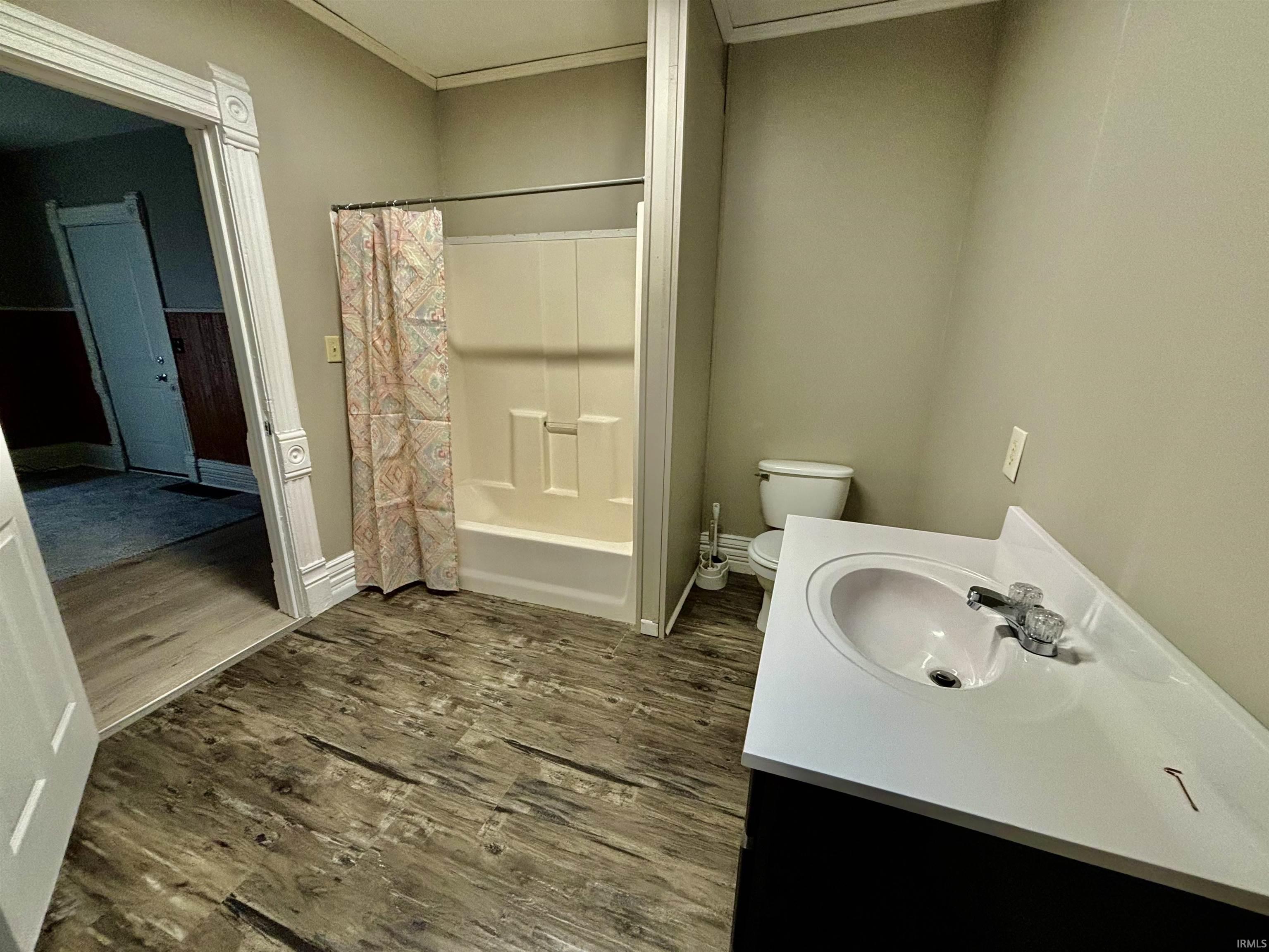 Goshen, Indiana 46528, United States, 2 Bedrooms Bedrooms, ,2 BathroomsBathrooms,Residential,Pending,32331