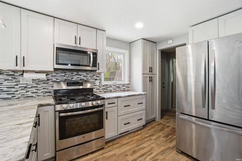 Tiny photo for 2305 W Clearview Drive, Marion, IN 46952 (MLS # 202611531)