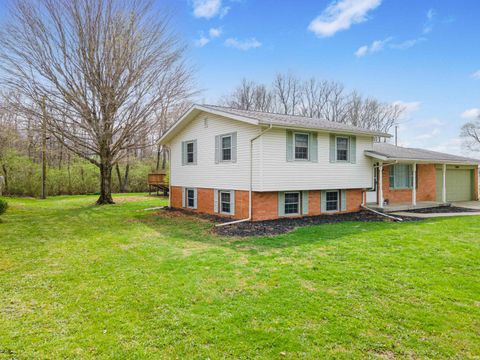 Tiny photo for 2305 W Clearview Drive, Marion, IN 46952 (MLS # 202611531)