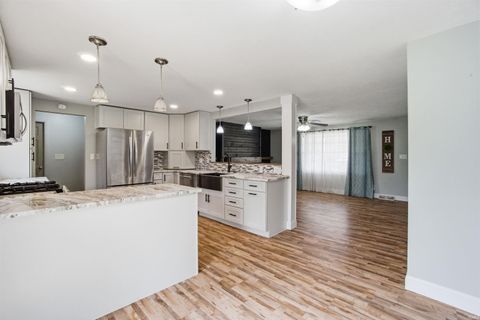 Tiny photo for 2305 W Clearview Drive, Marion, IN 46952 (MLS # 202611531)