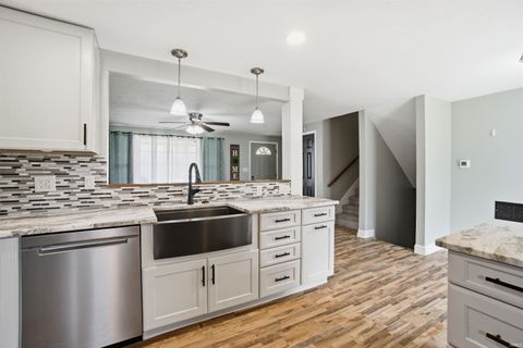 Tiny photo for 2305 W Clearview Drive, Marion, IN 46952 (MLS # 202611531)