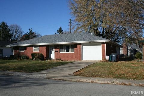 Photo of 1008 HOMEWOOD DRIVE Dr, Frankfort, IN 46041 (MLS # 202547376)