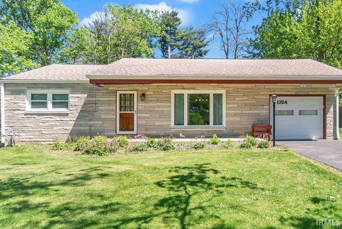 Photo of 1324 N Kinser Pike, Bloomington, IN 47404 (MLS # 202614714)