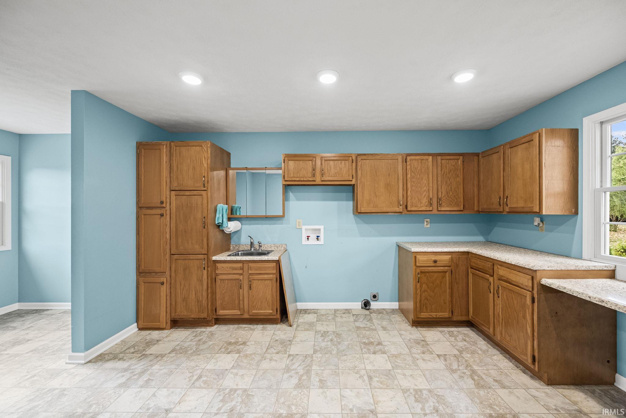 Delphi, Indiana 46923, United States, 3 Bedrooms Bedrooms, ,2 BathroomsBathrooms,Residential,Active,217020