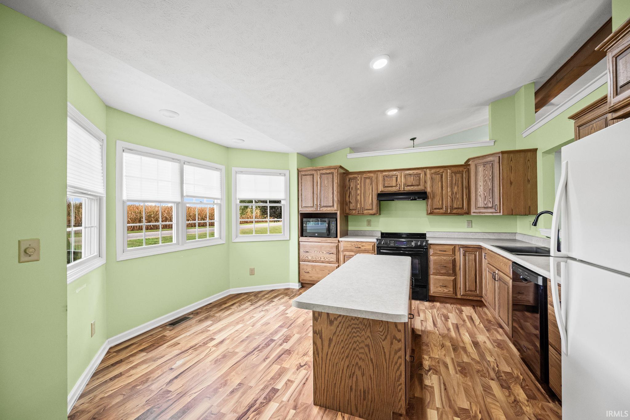 Delphi, Indiana 46923, United States, 3 Bedrooms Bedrooms, ,2 BathroomsBathrooms,Residential,Active,217020