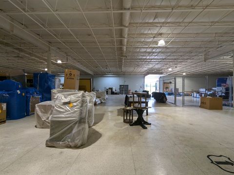 Tiny photo for 1500 N Reed Road, Kokomo, IN 46901 (MLS # 202427816)