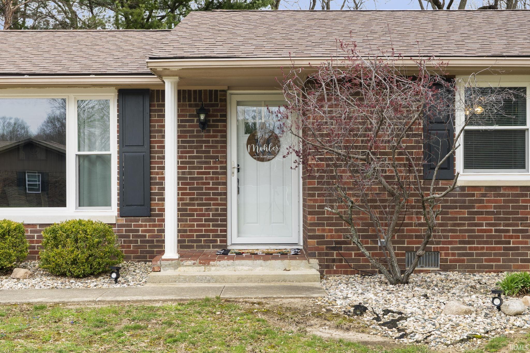 1448 N Lakeview Drive