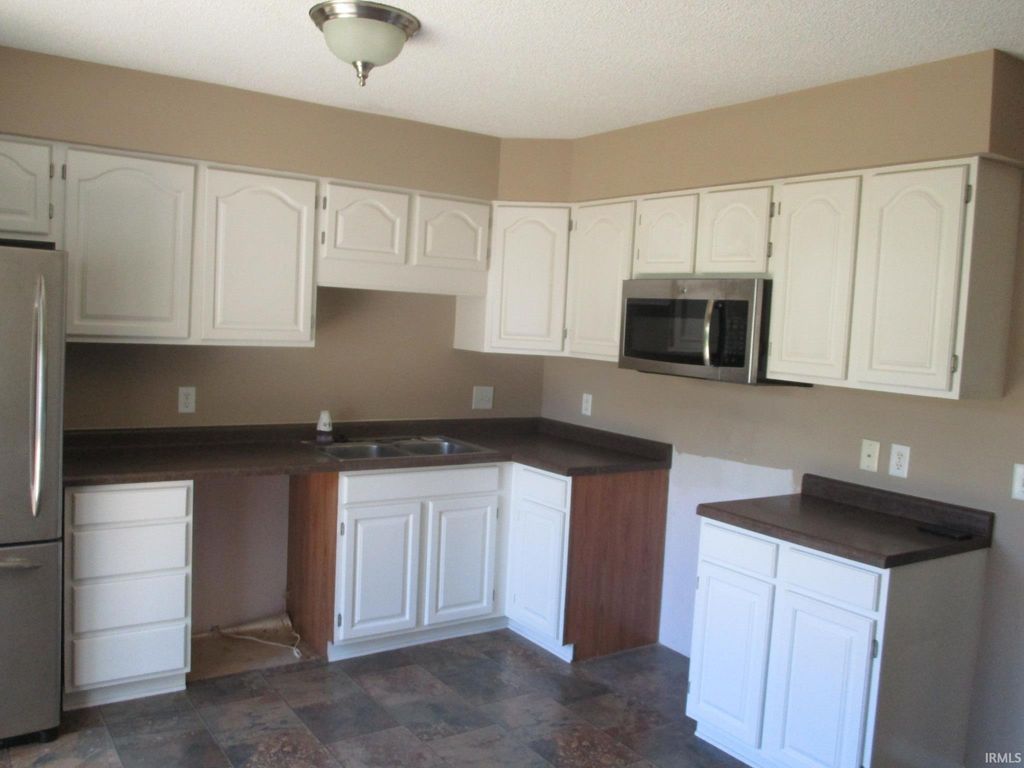 Photo of 812 Apple Hill Way, Angola, IN 46703 (MLS # 202546750)