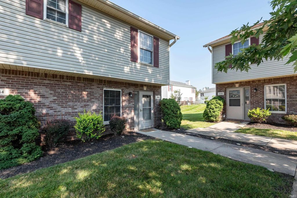 Photo of 3442 S Oaklawn Circle, Bloomington, IN 47401 (MLS # 202538049)