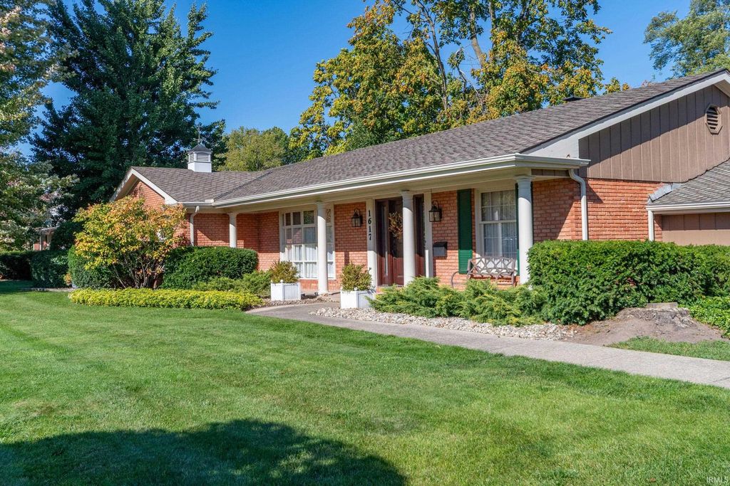 Photo of 1617 Inwood Road, South Bend, IN 46614 (MLS # 202542391)