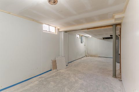 Tiny photo for 5024 Graham Avenue, Evansville, IN 47715 (MLS # 202546588)