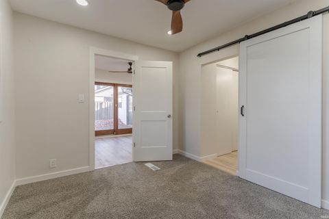 Tiny photo for 5024 Graham Avenue, Evansville, IN 47715 (MLS # 202546588)