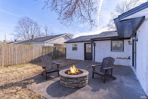 Tiny photo for 5024 Graham Avenue, Evansville, IN 47715 (MLS # 202546588)