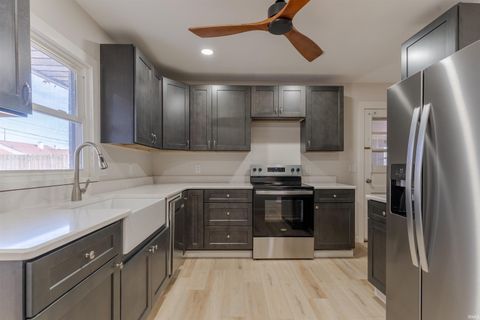 Tiny photo for 5024 Graham Avenue, Evansville, IN 47715 (MLS # 202546588)