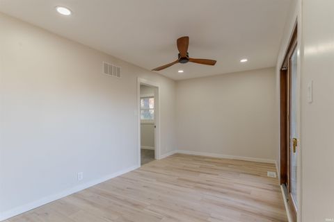 Tiny photo for 5024 Graham Avenue, Evansville, IN 47715 (MLS # 202546588)