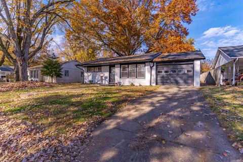 Tiny photo for 5024 Graham Avenue, Evansville, IN 47715 (MLS # 202546588)