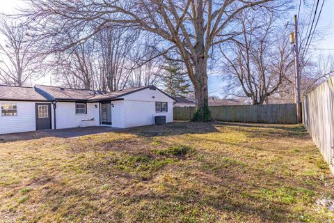 Tiny photo for 5024 Graham Avenue, Evansville, IN 47715 (MLS # 202546588)