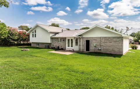 Tiny photo for 8330 Greendale Drive, Evansville, IN 47711 (MLS # 202630125)