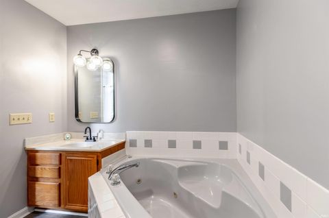 Tiny photo for 8330 Greendale Drive, Evansville, IN 47711 (MLS # 202630125)