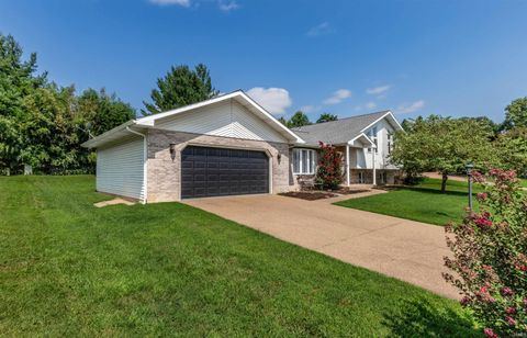 Tiny photo for 8330 Greendale Drive, Evansville, IN 47711 (MLS # 202630125)