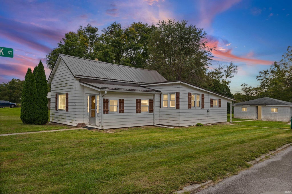 Photo of 107 W Midway Street, Colfax, IN 46035 (MLS # 202640734)