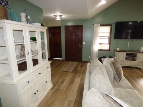 Tiny photo for 200 Heritage Drive, Delphi, IN 46923 (MLS # 202610079)