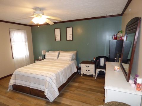 Tiny photo for 200 Heritage Drive, Delphi, IN 46923 (MLS # 202610079)