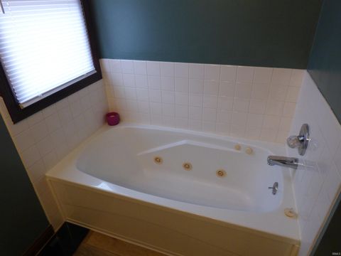 Tiny photo for 200 Heritage Drive, Delphi, IN 46923 (MLS # 202610079)