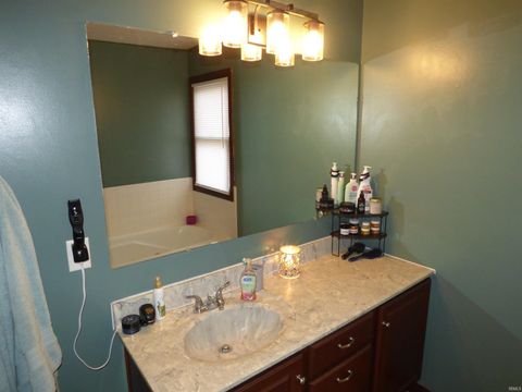 Tiny photo for 200 Heritage Drive, Delphi, IN 46923 (MLS # 202610079)